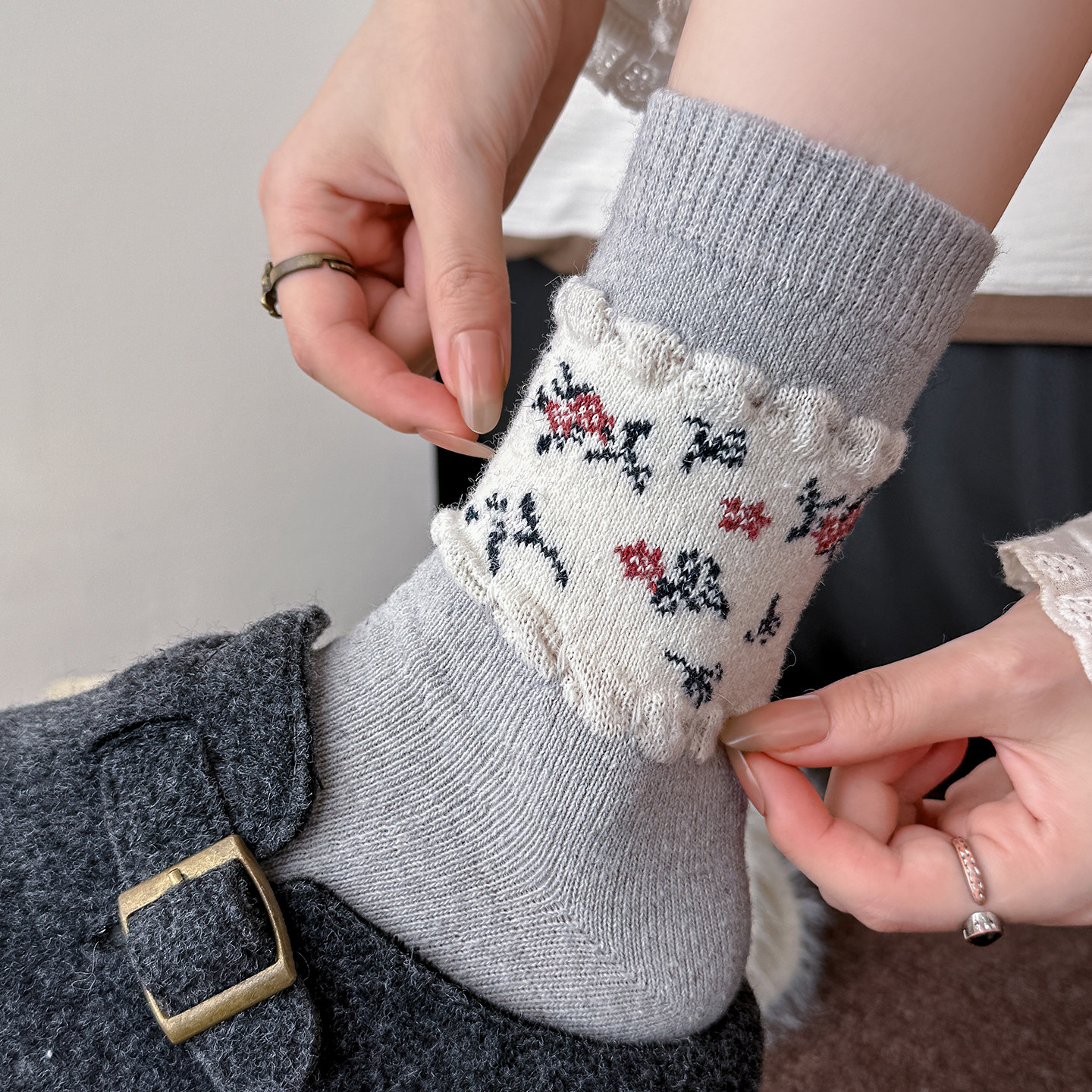 费尔岛灰色中筒袜子女堆堆羊毛袜