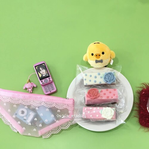 韩系小众蕾丝爱心零钱包收纳包