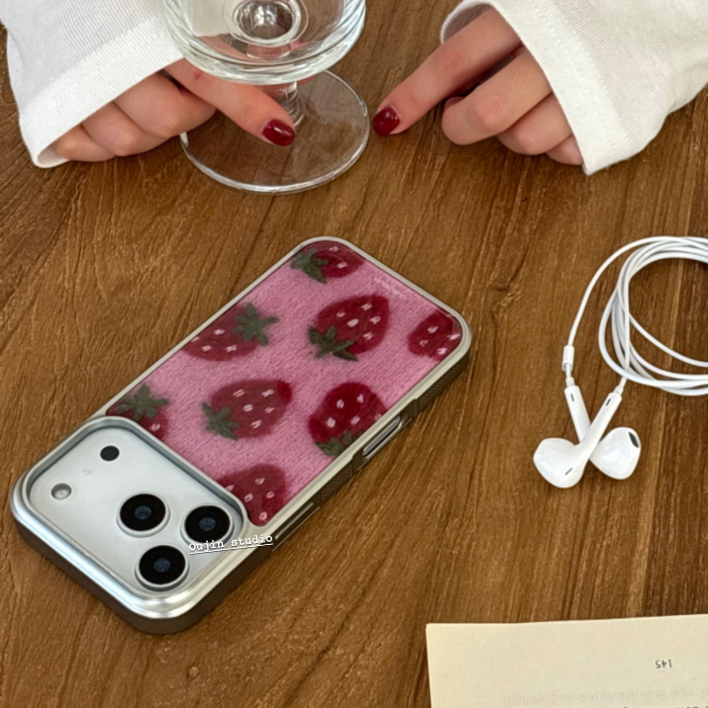 苹果iPhone17air/16promax黑边滴胶手机壳可爱针织草莓印花图案防摔保护套韩系个性创意手机壳套
