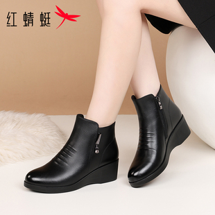 红蜻蜓女鞋舒适棉靴女士时装靴冬季新款加绒保暖真皮妈妈时尚短靴