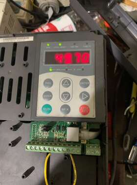 汇川变频器型号MD300NT3.7B-17380V--3