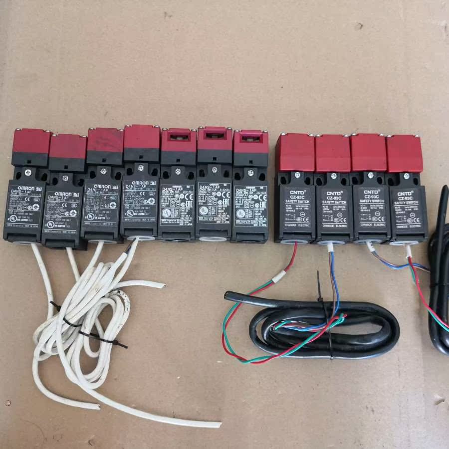 （议价）欧姆龙安全门开关D4NS-1AF7个40一个