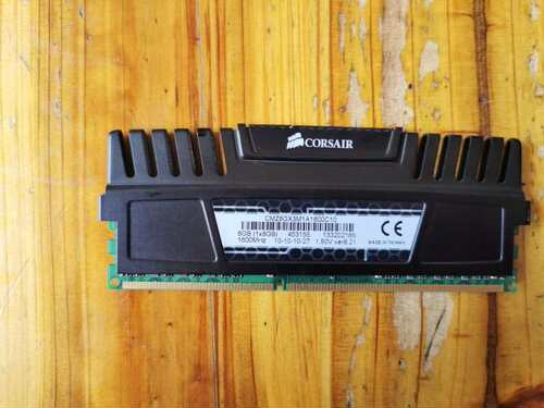 拆机8GDDR3海盗船内存功能全好有需要的下单