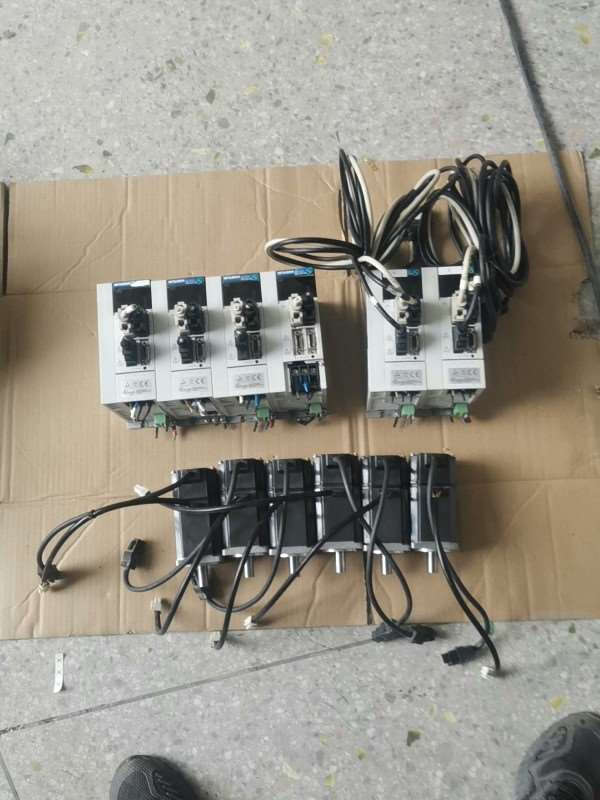 三夌交流伺候驱动MR-J2S-40A电机HC-KFS43