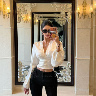 HELEN▶▶法式 缎面收腰上衣束腰绑带V领灯笼袖 光泽感衬衫 女 老钱