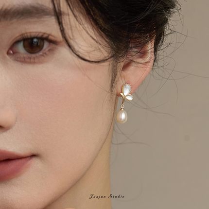 JUNJUN白蝶贝精致蝴蝶s925银针耳环高级感淡水珍珠小众耳钉女耳饰