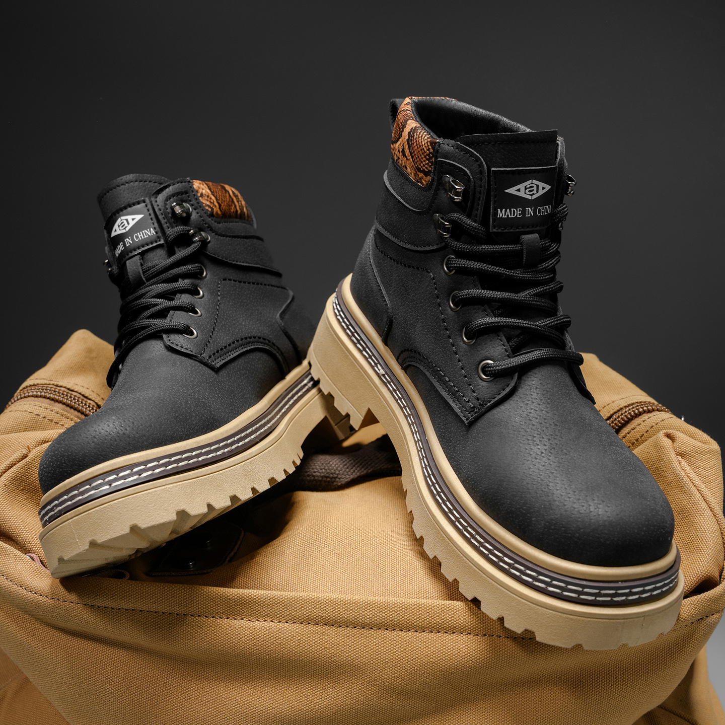 马丁靴男2025新款冬季英伦风黑色休闲运动百搭厚底增高高帮工装靴