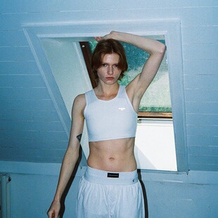 无痕透气cos运动学生平胸塑胸 束胸内衣大胸显小杨舒予同款