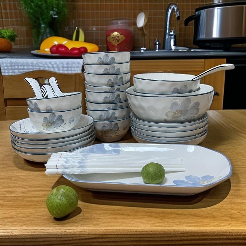 凝香新款10人用碗碟套装家用陶瓷碗盘碗筷餐具釉下彩中式乔迁碗具