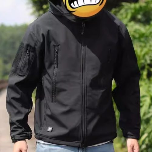 断码保暖暗夜迷彩软壳衣抓绒防水风耐寒带帽冲锋衣夹克户外服装男