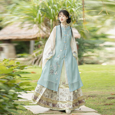 风来榕下明制对襟长衫妆花马面裙