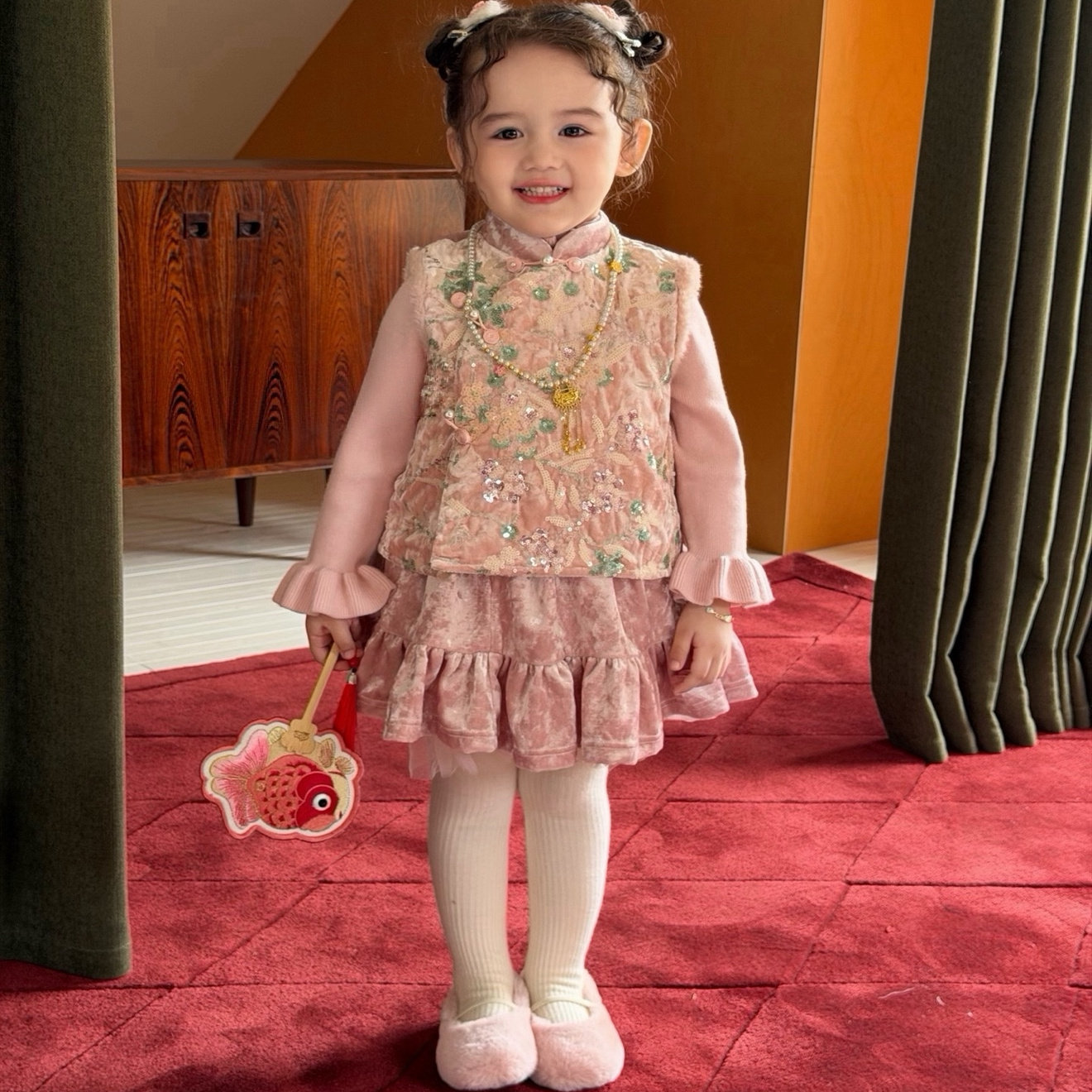 苏西女童新中式精致拜年服套装秋冬洋气加绒珠绣马甲两件套