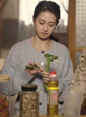 原版短剧沉乔未晚郭宇欣同款毛衣女衣服秋冬圆领蓝色针织衫上衣潮
