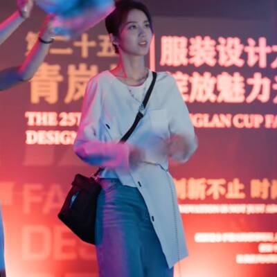 欧洲许我耀眼万鹏乔琳同款长袖t恤春秋圆领不规则上衣女衣服潮