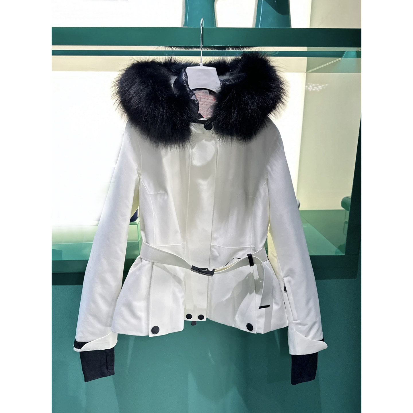 柜级定制！M家滑雪服女新版羽绒服狐狸毛收腰连帽90白鹅绒防水料