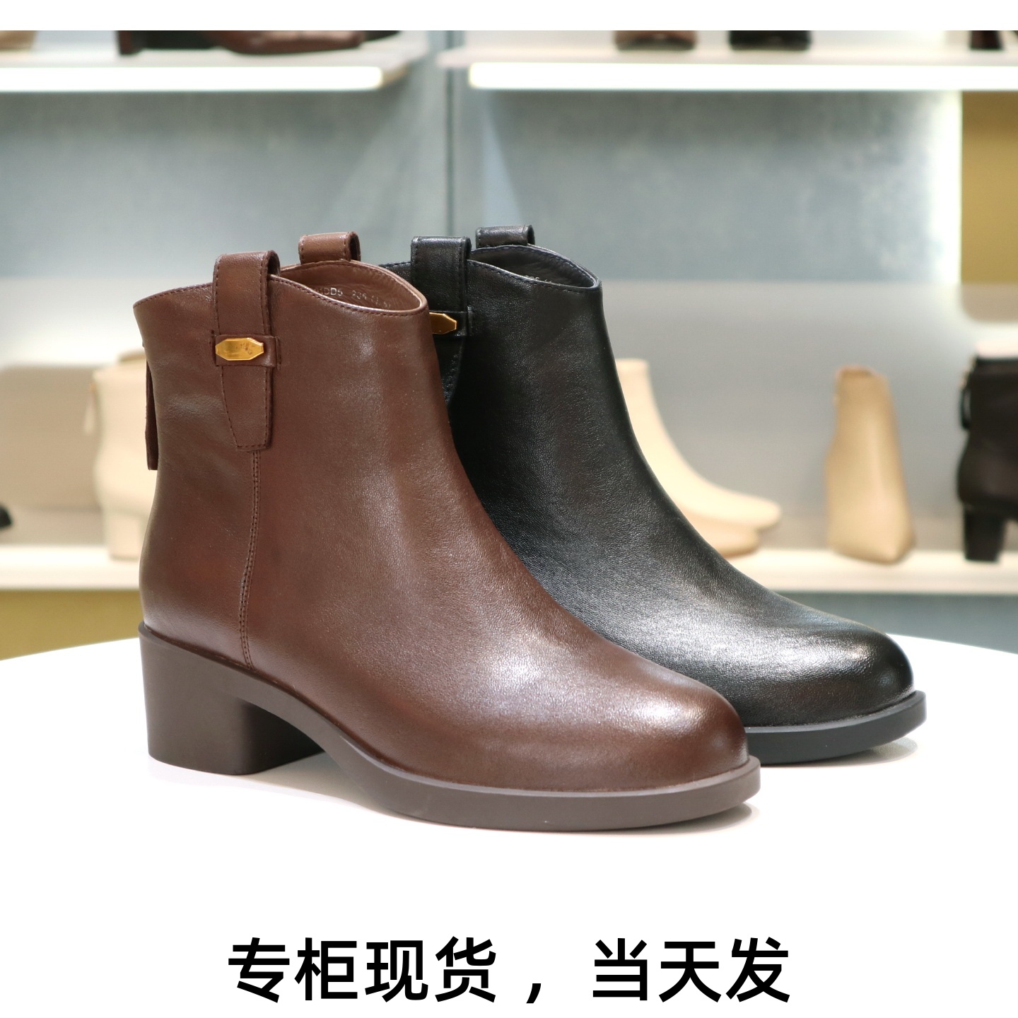 康莉圆头真皮粗跟英伦风百搭女靴