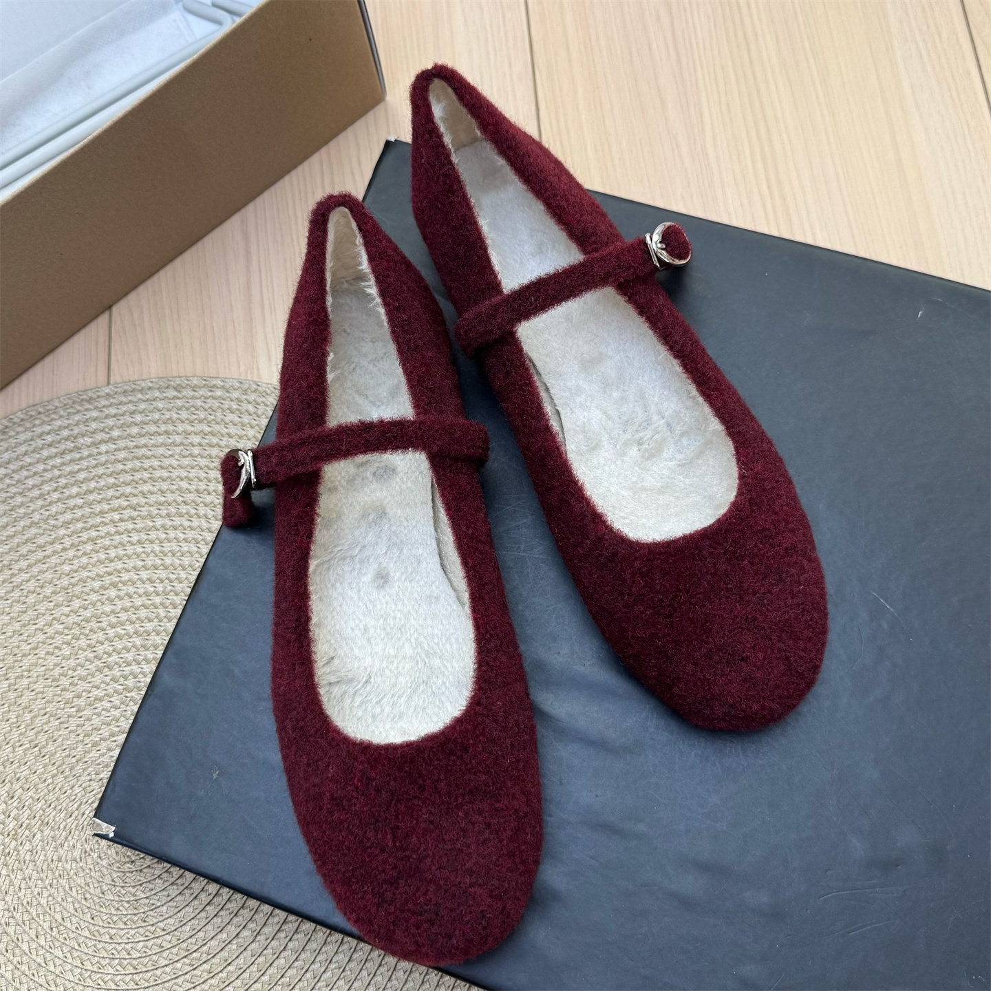 2026春季新款复古风酒红色毛毛玛丽珍鞋女平底浅口一字带芭蕾舞鞋,女鞋,玛丽珍鞋,淘宝优惠券,粉丝福利购,淘宝优惠卷