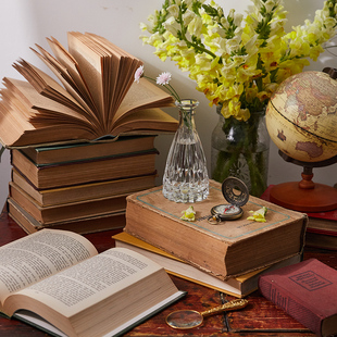 复古外文英文旧书二手书橱窗办公室摆件陈列拍摄道具摄影背景