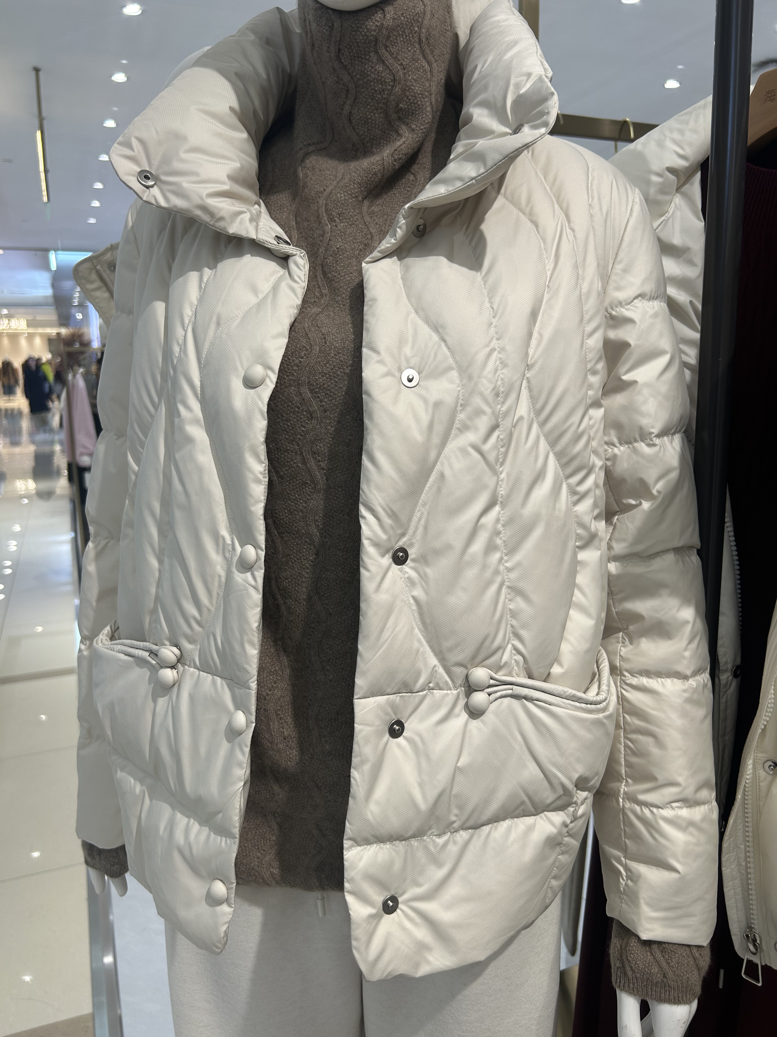 海尔曼斯新款25年羽绒服256A7B82立领短版