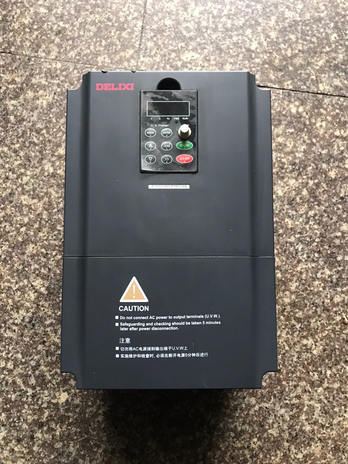 德力西变频器5.5/7.5kw cdi-e180g5r5/p全新原装拍前请询价