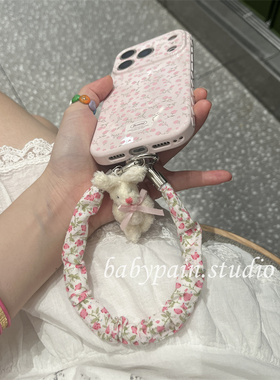 babypain 冬日ins浪漫少女心碎花适用iPhone17promax手机壳苹果16pro腕带挂绳14pro毛绒兔兔13pro软壳15pro套