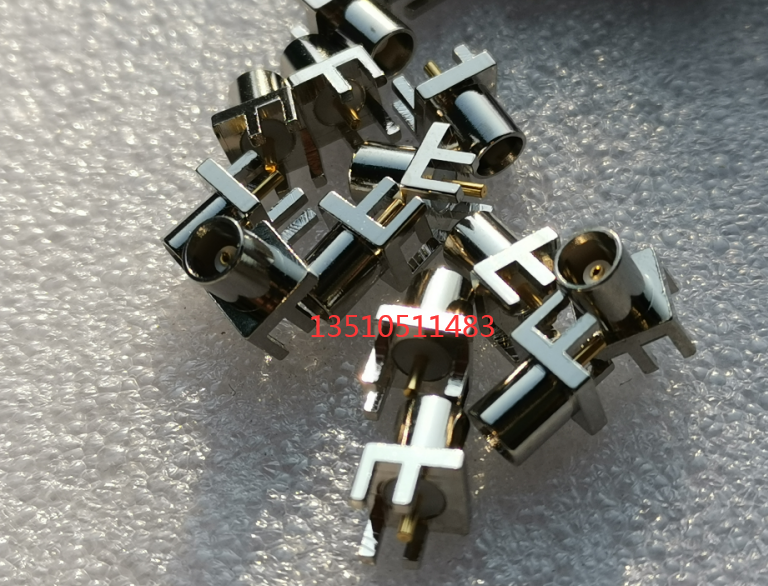 射频同轴mcx-ke偏脚镀镍连接器mcx母偏脚高频50欧姆白色座mcx khd