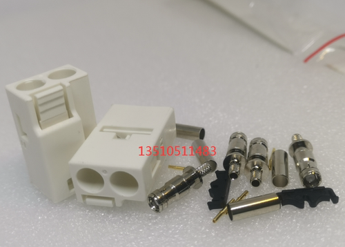 白色B型双胞胎SMB母车载射频头