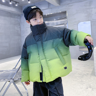 男童冬季渐变加厚防风免洗羽绒服