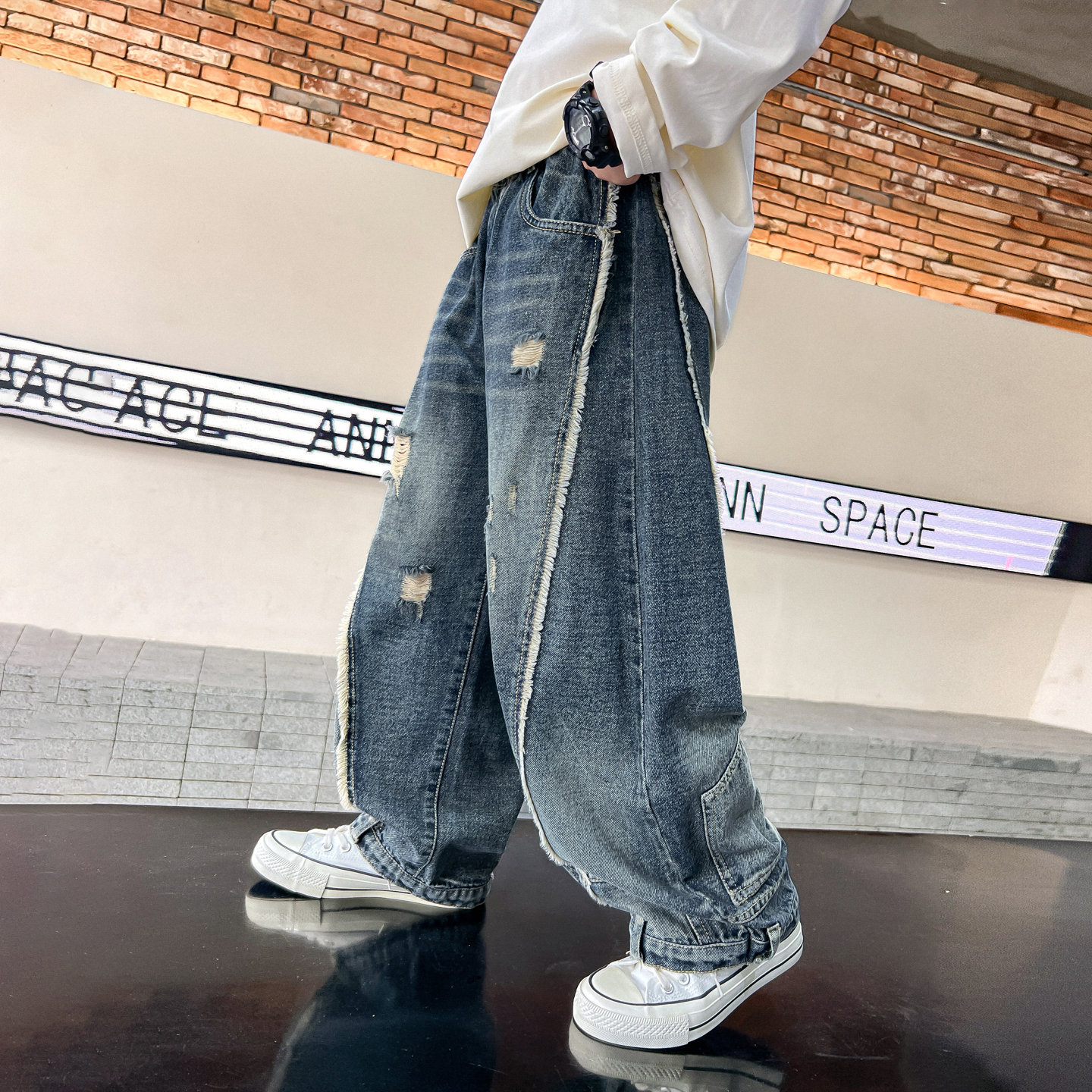 潮牌复古磨毛破洞阔腿宽松牛仔裤