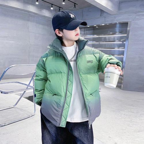 男童冬季渐变防水加厚面包羽绒服