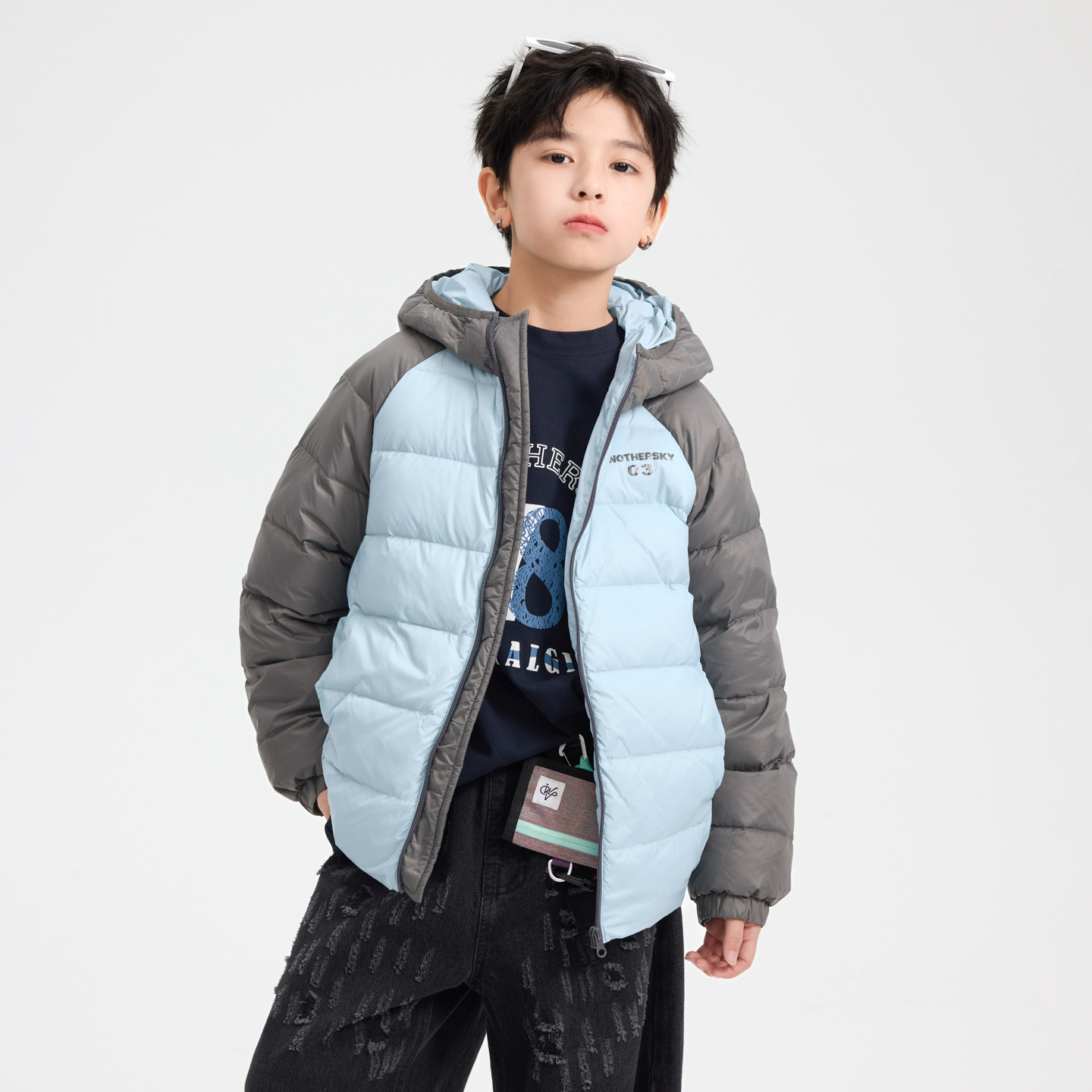 90白鸭绒撞色防水轻薄连帽羽绒服