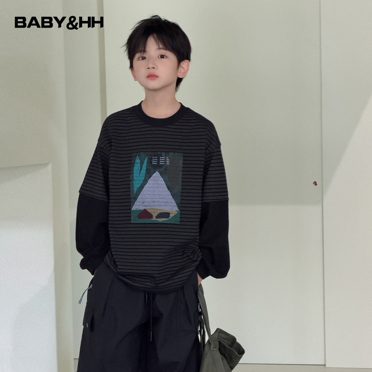 男童秋季韩范假两件条纹运动卫衣2026新款青少年儿童宽松休闲上衣