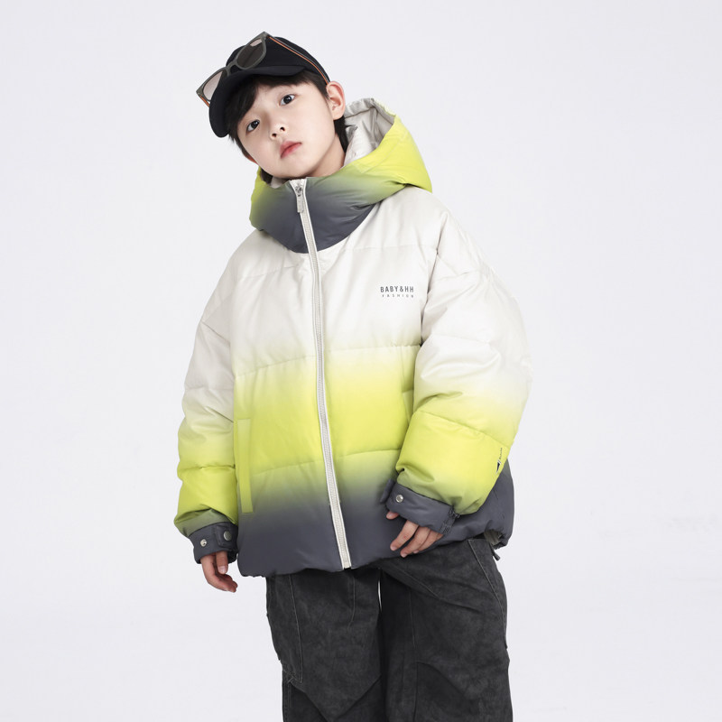 男童冬季渐变防寒短款免洗羽绒服