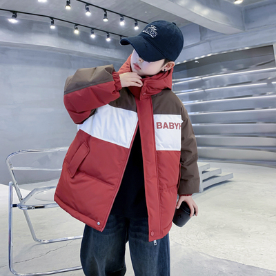 男大童冬季红色拼接冲锋衣羽绒服