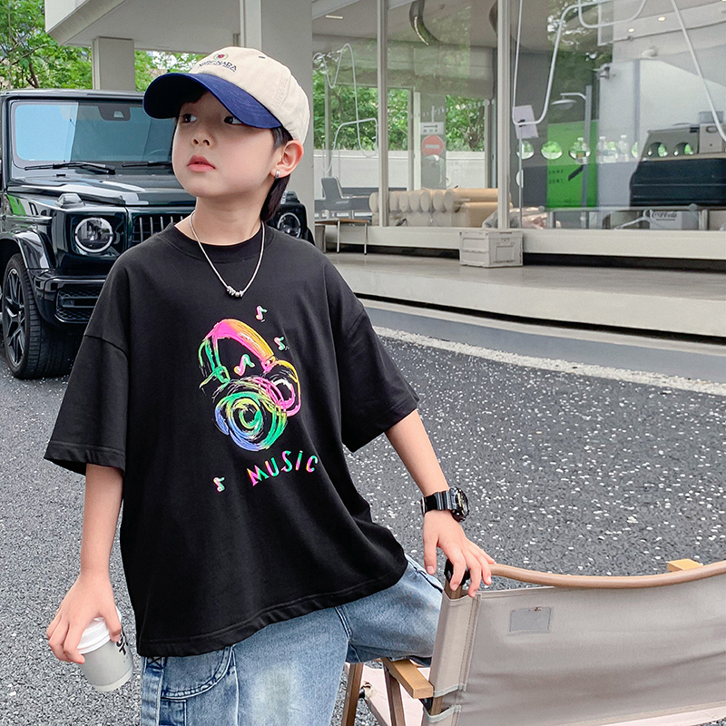 男大童夏季黑色涂鸦短袖t恤2025新款儿童男孩夏装冰感酷帅上衣潮