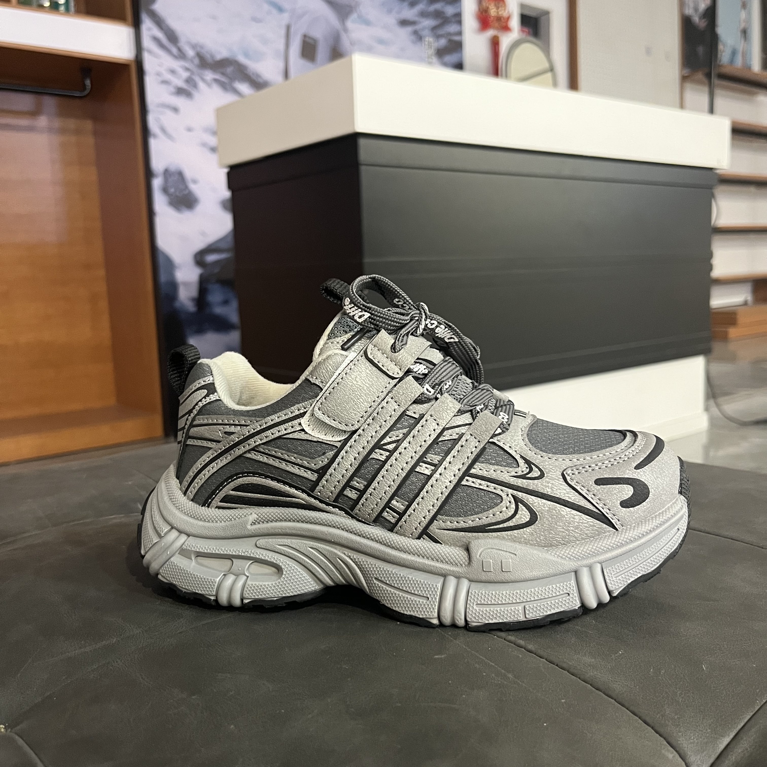 运动缓震休闲防滑全阶段低帮EVA