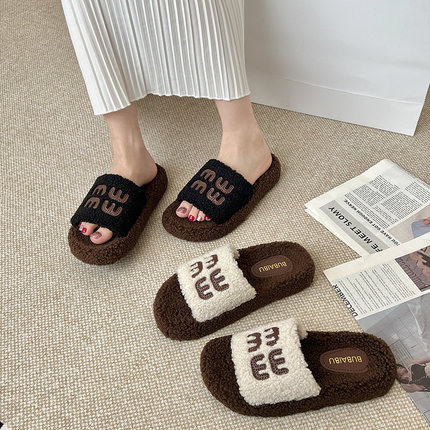 2025年时尚8826-2MW百搭外穿软底女拖鞋