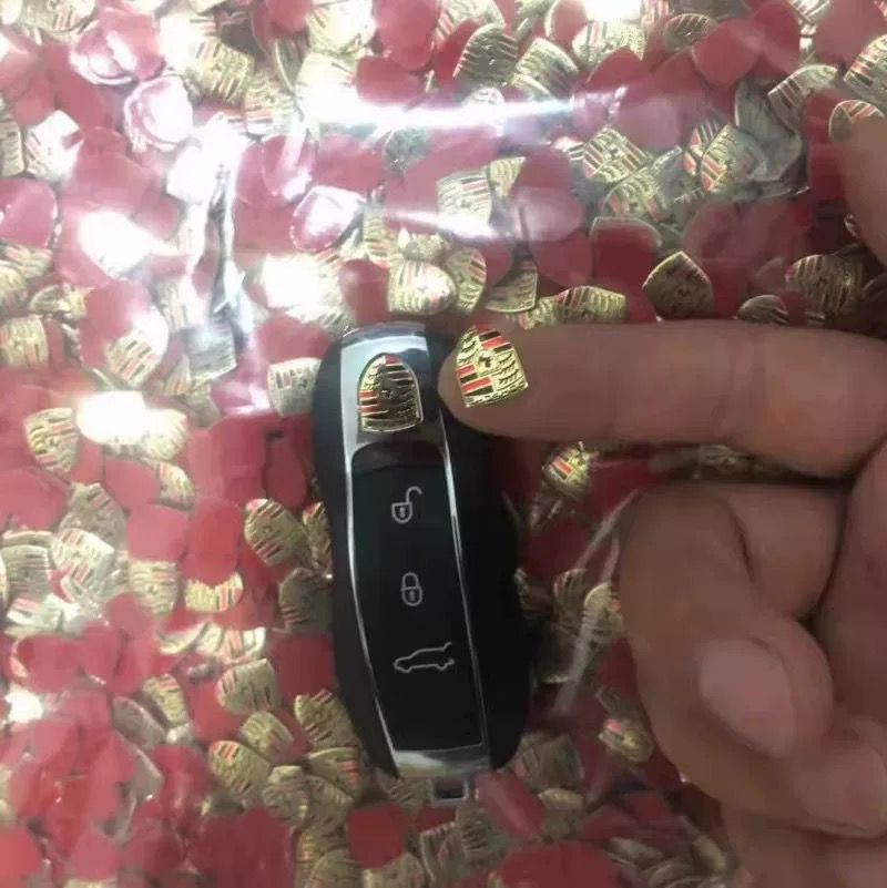 适用于保时捷boxster 卡曼CAYMAN977卡雷拉911博斯特汽车钥匙车标