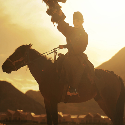 子后唐制大放量圆领缺胯袍