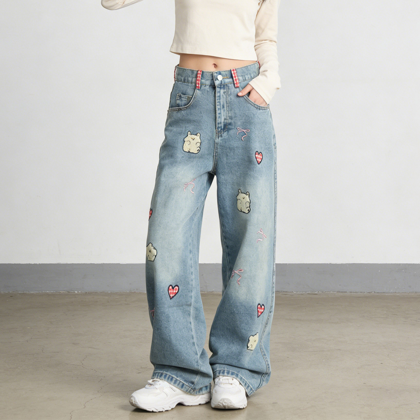 2026春季大码胖mm复古卡通刺绣牛仔裤女学院风高腰阔腿宽松直筒裤,女装/女士精品,大码裤装,淘宝优惠券,粉丝福利购,淘宝优惠卷