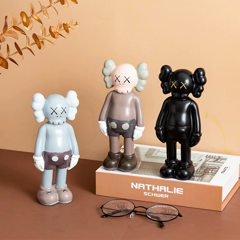 创意kaws公仔摆件暴力熊手办模型家居潮流酒柜装饰品高档卡通玩偶