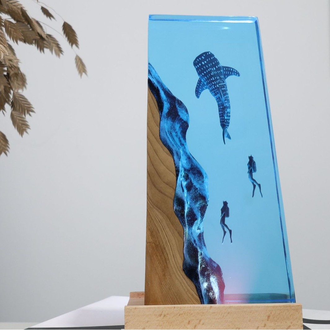 实木树脂海底世界鲸鲨鱼情侣潜水员小夜灯床头灯氛围灯摆件礼物