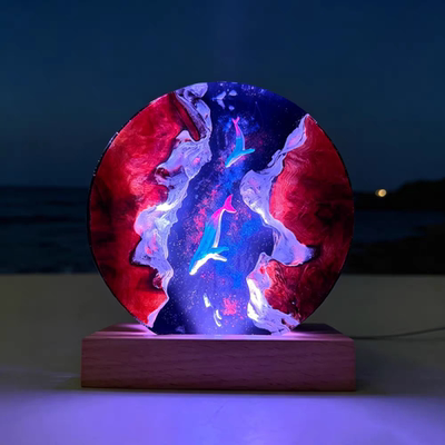 手作海底世界溶洞微景观座头鲸和潜水员酷炫树脂实木小夜灯摆件