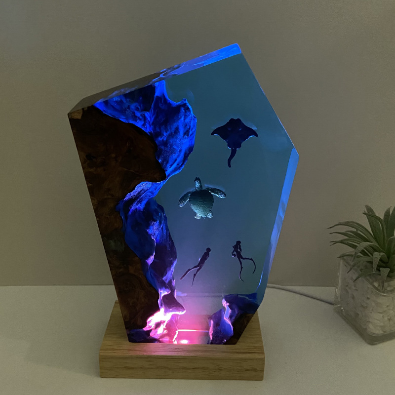 海底世界景观魔鬼鱼海龟潜水员实木树脂小夜灯床头灯氛围灯摆件