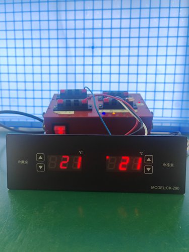 厨房冰柜温控器嵌入电子数显温控器商用冰箱温控面板控制器温控仪