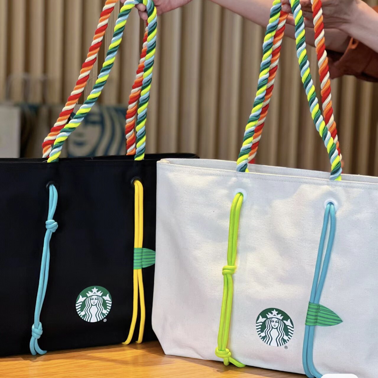 星巴克星冰粽子冰逸冰尚单肩黑白女神logo新款通勤大容量斜挎背包