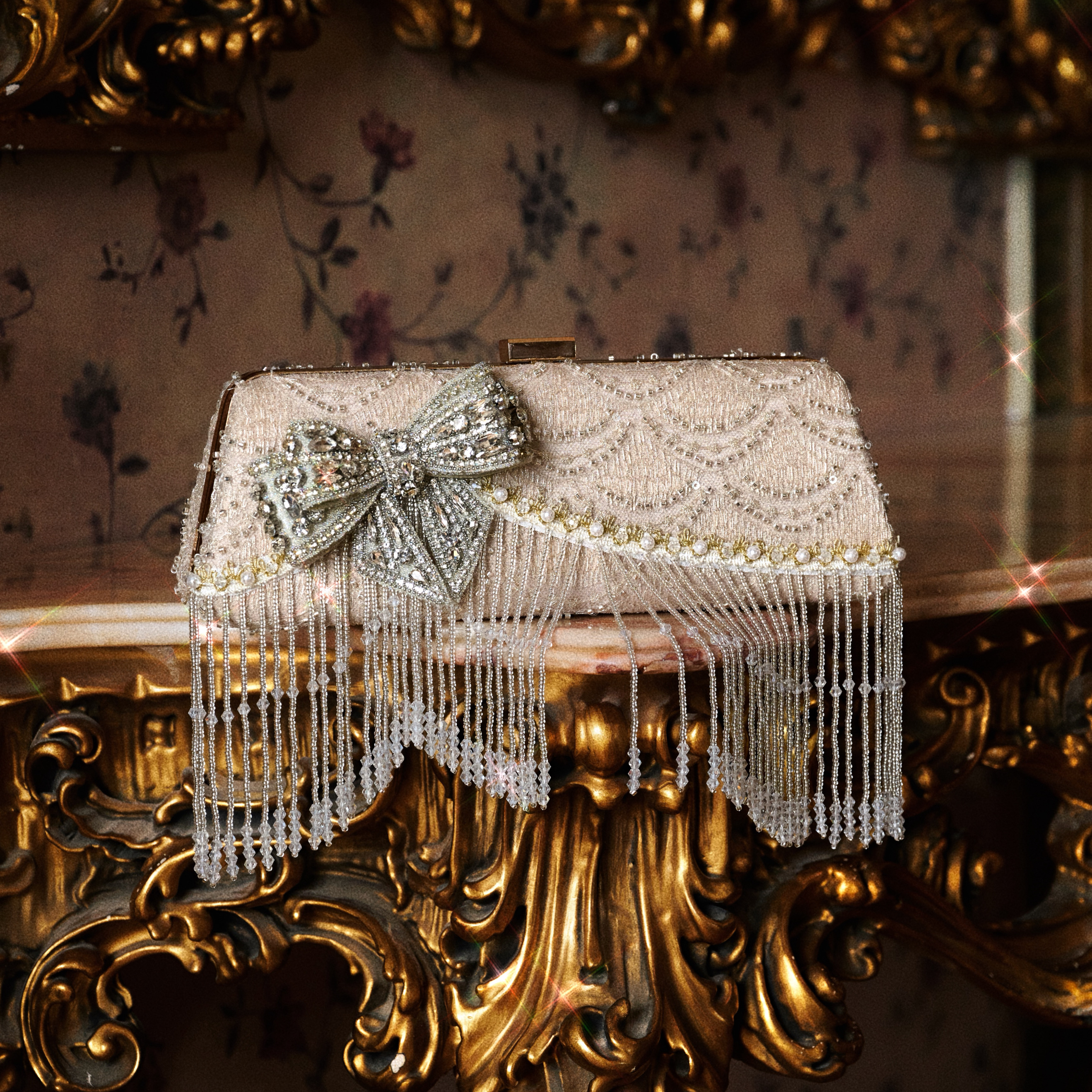 血液供给原创闪钻晚宴手拿包