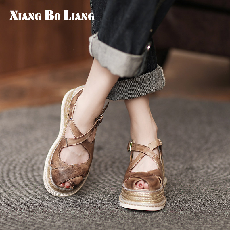 手工鞋新款坡跟松糕底镂空鱼嘴凉鞋女夏外穿复古真皮高跟厚底拖鞋