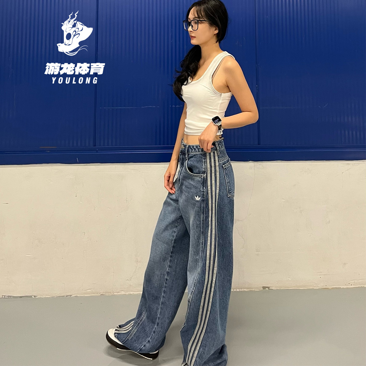 阿迪达斯adidas 宋雨琦同款 女时尚牛仔阔腿运动休闲弯刀裤JN0726