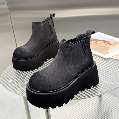 山山反绒皮松糕厚底轻便短筒马丁靴女2025秋冬新款复古百搭短靴女